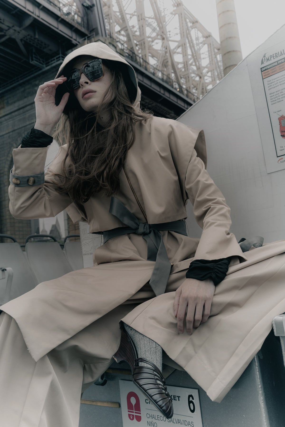 Gabardina Benedetta duo capucha beis