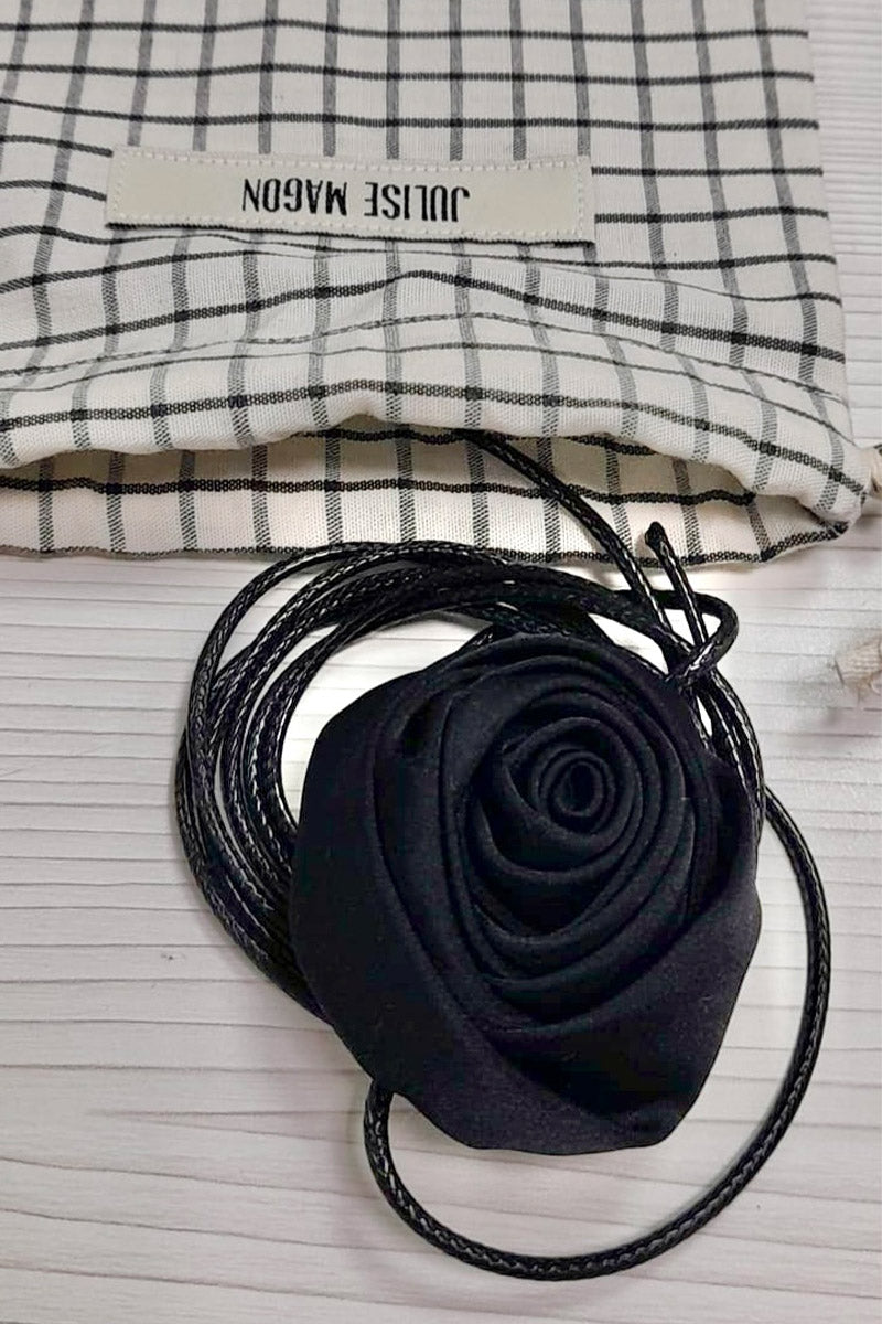 Choker Flor Negra