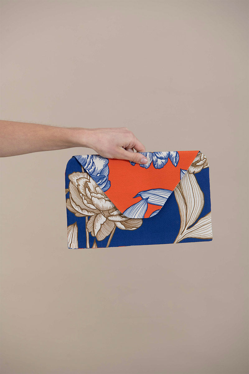 Sara Blue-Red